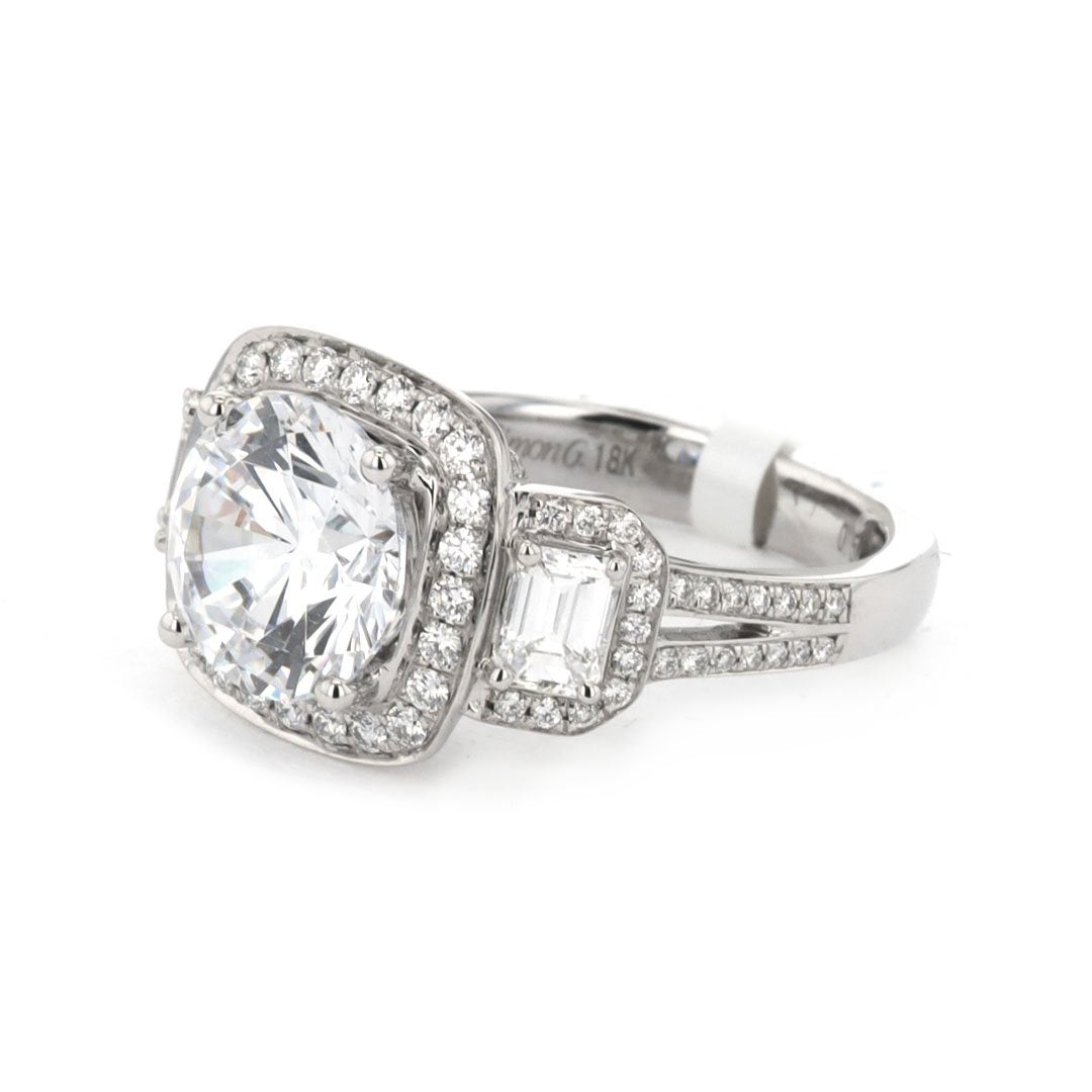 0.96 ctw Diamond Halo Engagement Ring